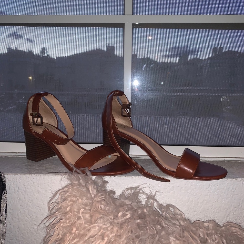 HEELS